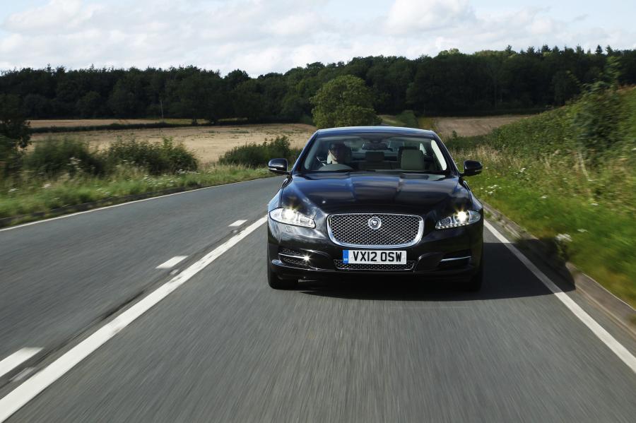  Jaguar XJ 2012 года  (UK) (фото 101 из 121)